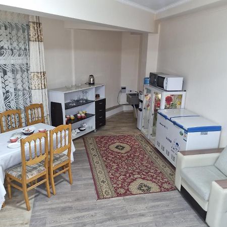 Da! Hotel Bisjkek Buitenkant foto