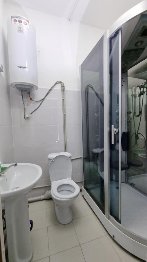 Da! Hotel Bisjkek Buitenkant foto